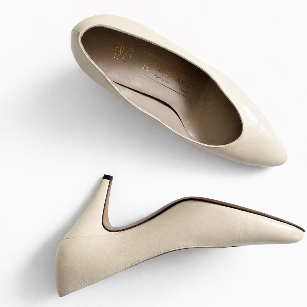 Bruno Magali Elegant Cream Leather Pumps